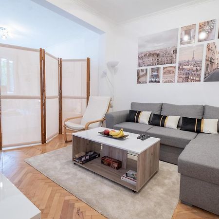 Vivid Condo By Ndk And Vitosha Blvd With Free Secured Parking And Ac Sofia Buitenkant foto