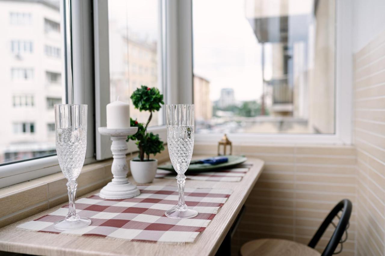 Vivid Condo By Ndk And Vitosha Blvd With Free Secured Parking And Ac Sofia Buitenkant foto